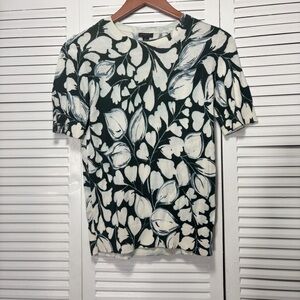 Ann Taylor Cotton White and Dark Green Floral Short Sleeve Crepe Sweater Size XS